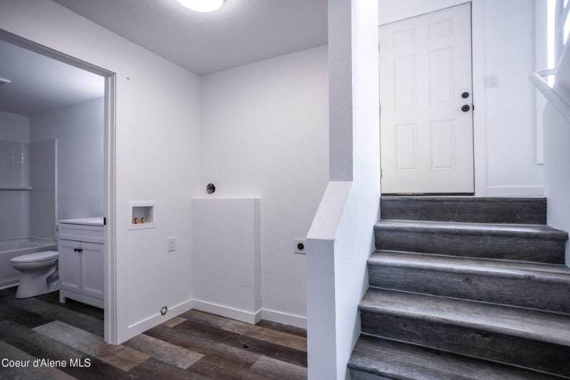 Building Photo - 919 E Spruce Ave