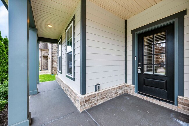 Building Photo - Beautiful 4 Bedroom, 3 Bath Home + Bonus - Available in Smyrna!