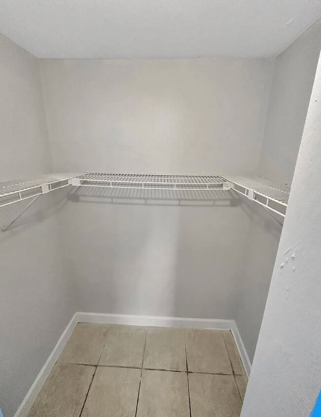 Building Photo - ? Beautiful remodeled 2-bed / 1-bath apartment.