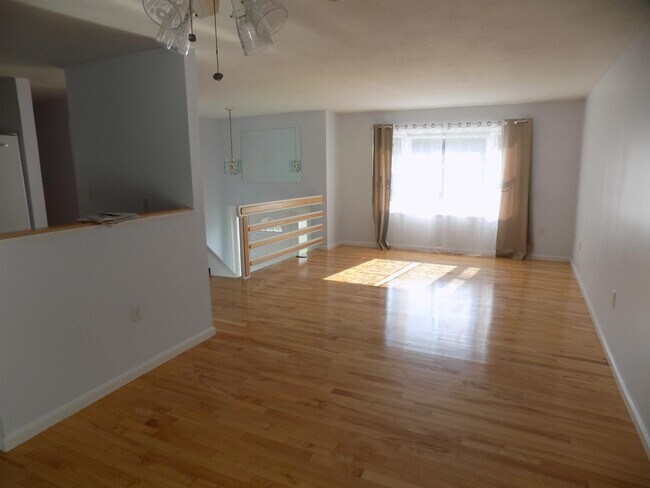 Building Photo - 53 Back River Rd