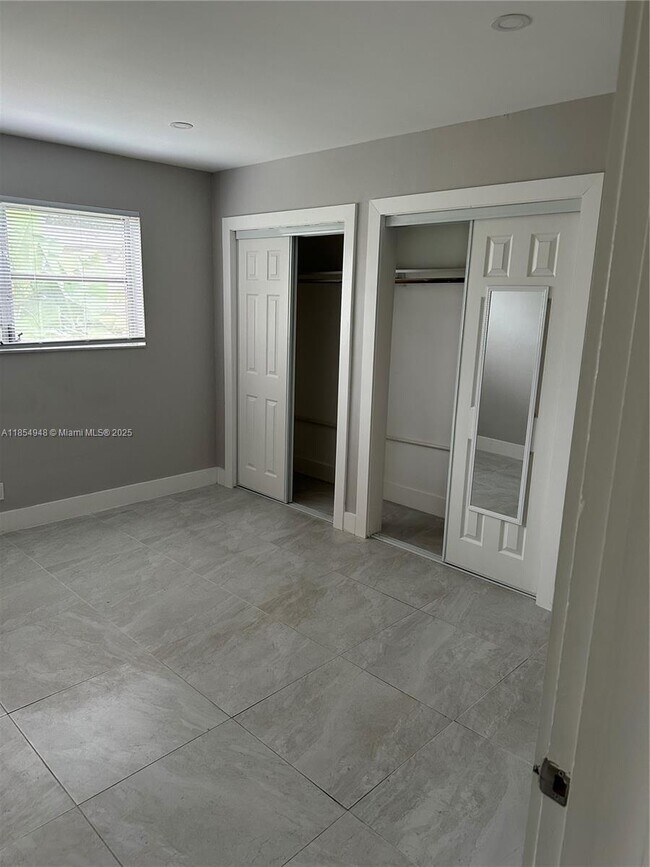 Building Photo - 2 bedroom in Hollywood FL 33021