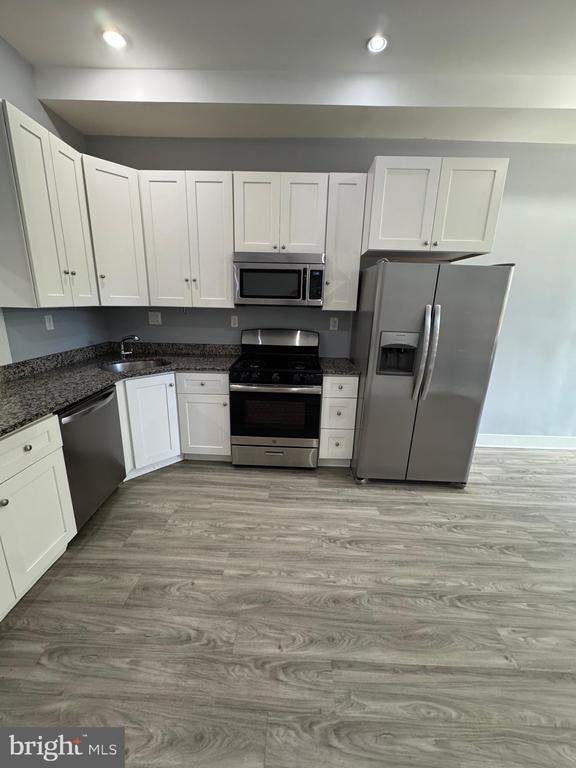 Building Photo - 1522 Willington St