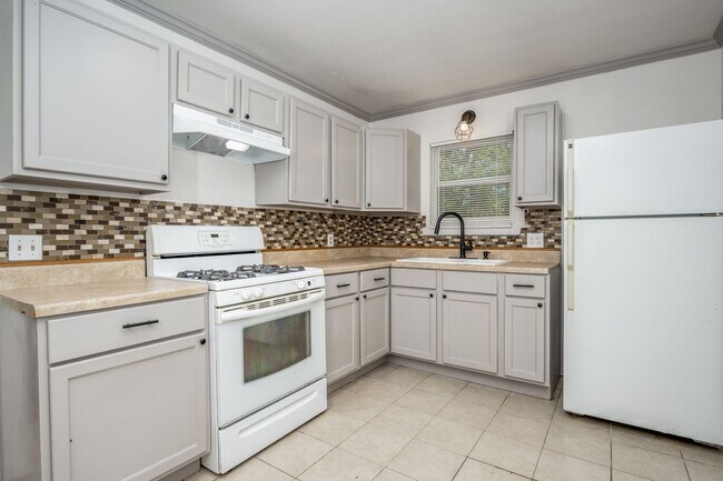 Building Photo - 723 Glen Rhea Dr