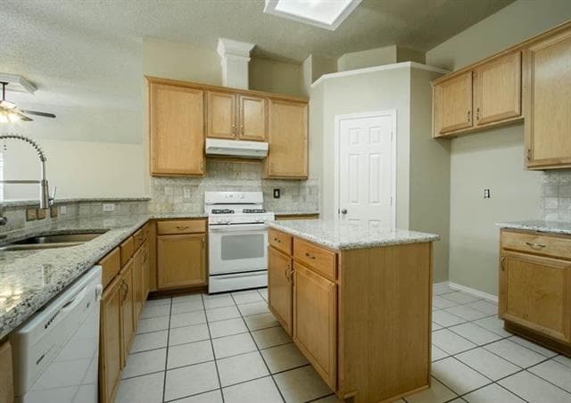 Building Photo - 7628 Lawnsberry Dr