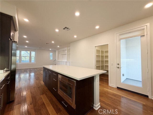Building Photo - 136 Acamar