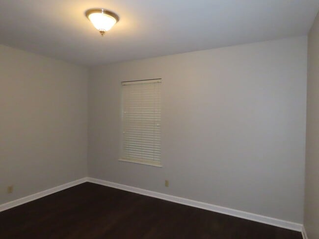 Building Photo - South Tyler! Lovely 3 Bedroom, 2 Bath House w/Garage