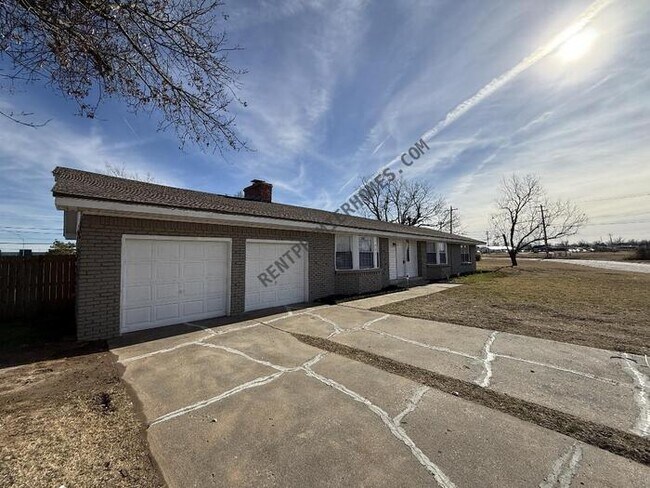 Building Photo - 3903 N Aydelotte Ave