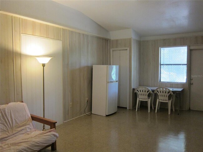 Building Photo - 1602 SW Williston Rd