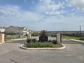 Building Photo - 7520 Magnolia Village