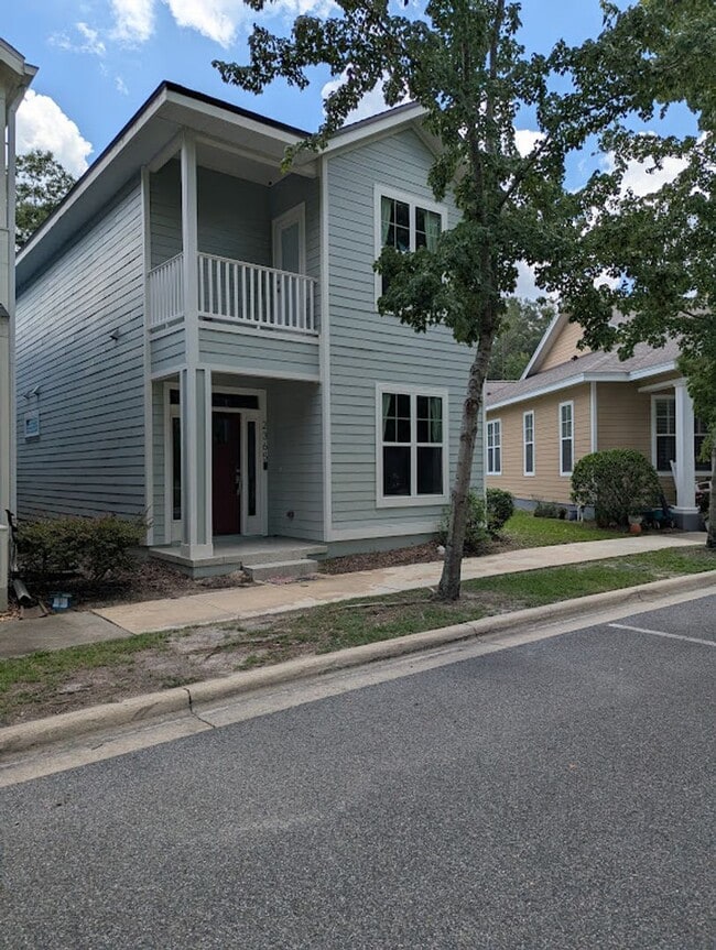 Building Photo - 2365 NW 33rd Pl