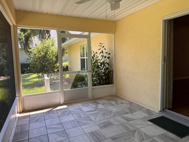 Building Photo - Located in the heart of Fernandina Beach!