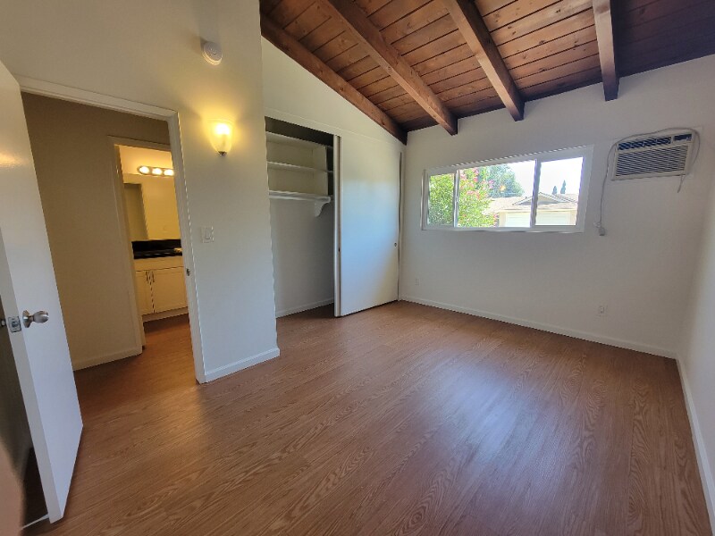 Building Photo - 7340 Ventura Canyon Ave