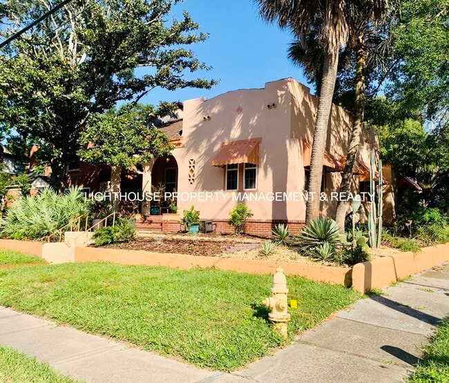 Building Photo - Coming Soon! Charming 2 Bedroom Home in Historic San Marco!