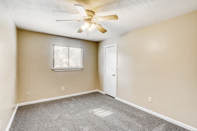 Building Photo - 17828 Cluster Ct