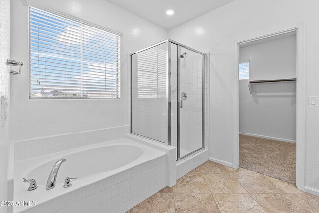 Building Photo - 3263 S Miller Dr