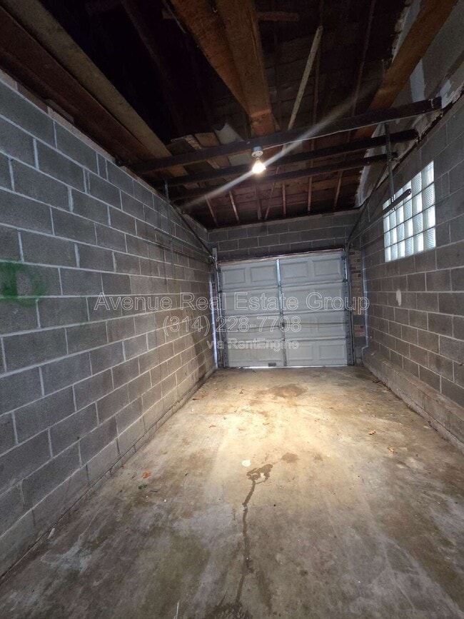 Building Photo - 7148 Lillian Ave