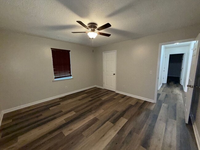 Building Photo - Adorable Updated Home for Rent in Guntersville, AL!