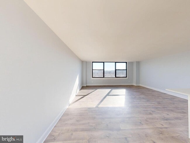 Building Photo - 4600 Duke St