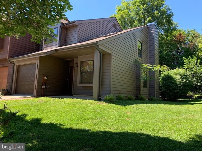 Building Photo - 6317 Early Glow Ct