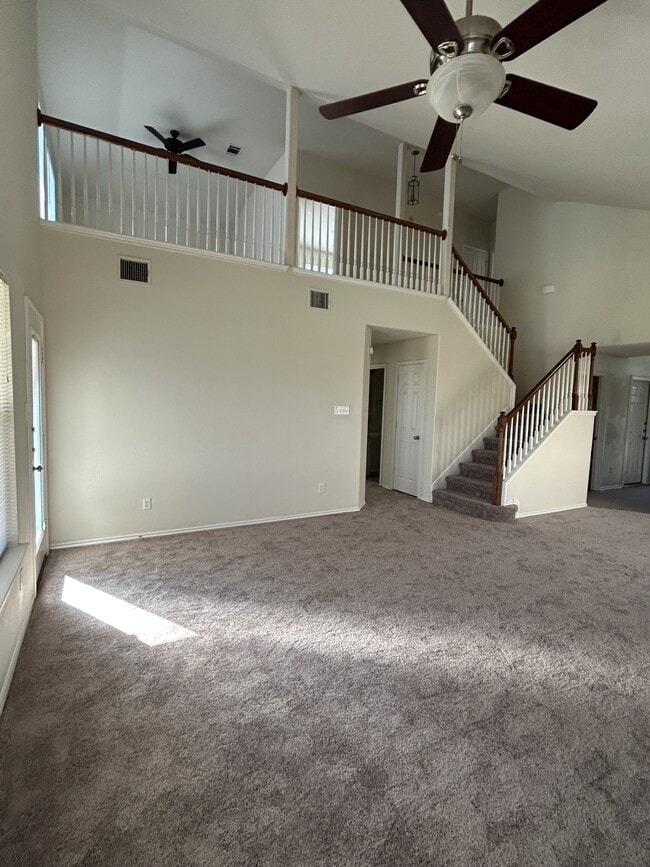 Building Photo - 5304 Willamette Ln