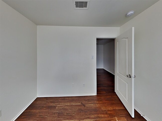 Building Photo - 1115 Desert Oasis Ln