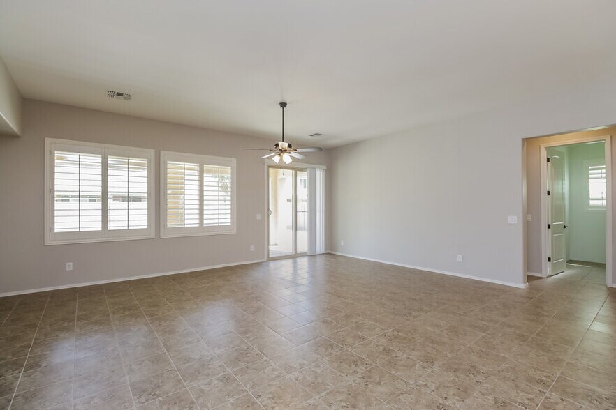 Building Photo - 20858 E Sunset Dr