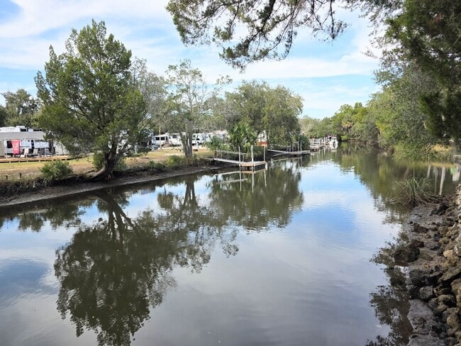 Building Photo - Cozy Coastal Retreat!