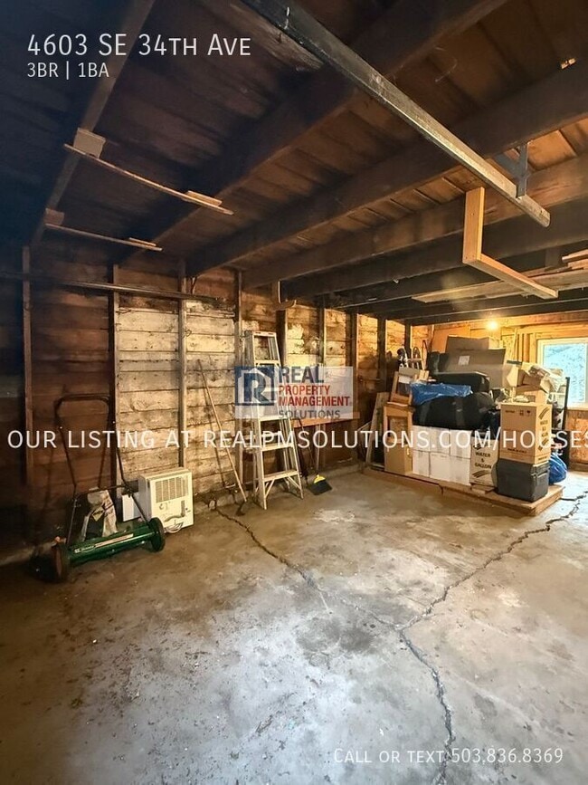 Building Photo - 4603 SE 34th Ave