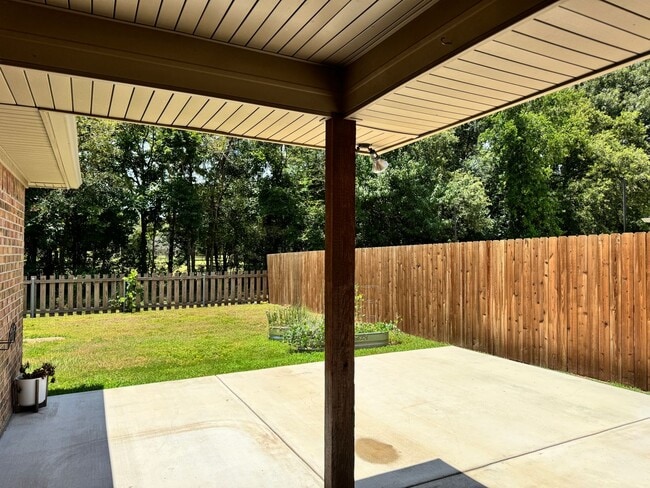Building Photo - 13343-13343 Country Meadow Ln