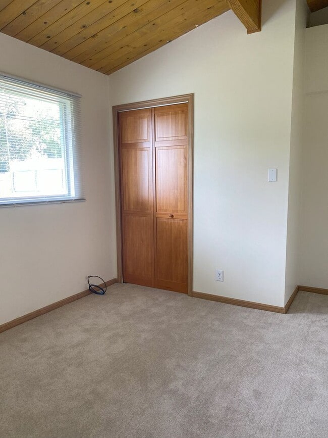 Building Photo - East End 3 Bedroom
