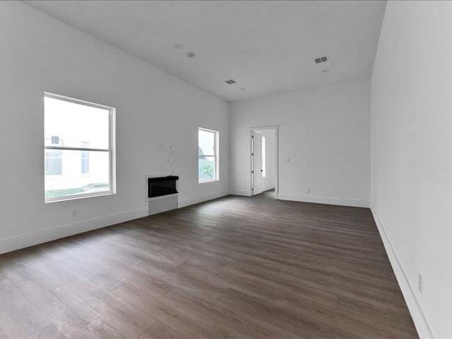 Building Photo - 8115 Cedar Brush Cir