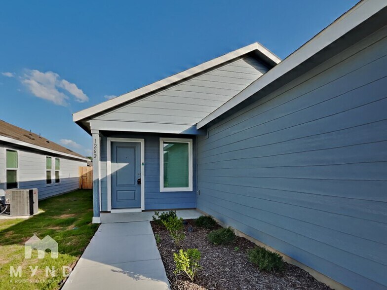 Building Photo - 1262 Basswood Dr