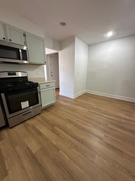 Building Photo - 8918 Lavergne Ave