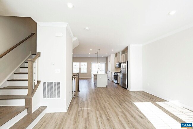 Building Photo - 2045 Landon Ln