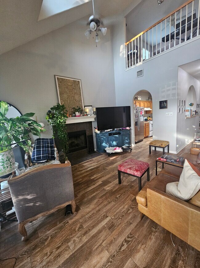 Building Photo - 105 Kathryn Cove