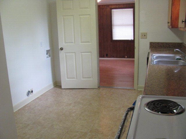 Building Photo - 222 Cuttino Rd