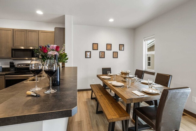 Building Photo - 2942 W Babcock St