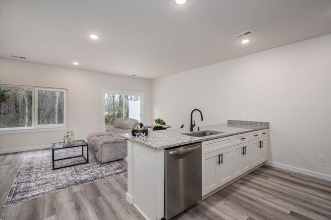 Building Photo - Brand-New Luxury Townhomes – Move-In Speci...