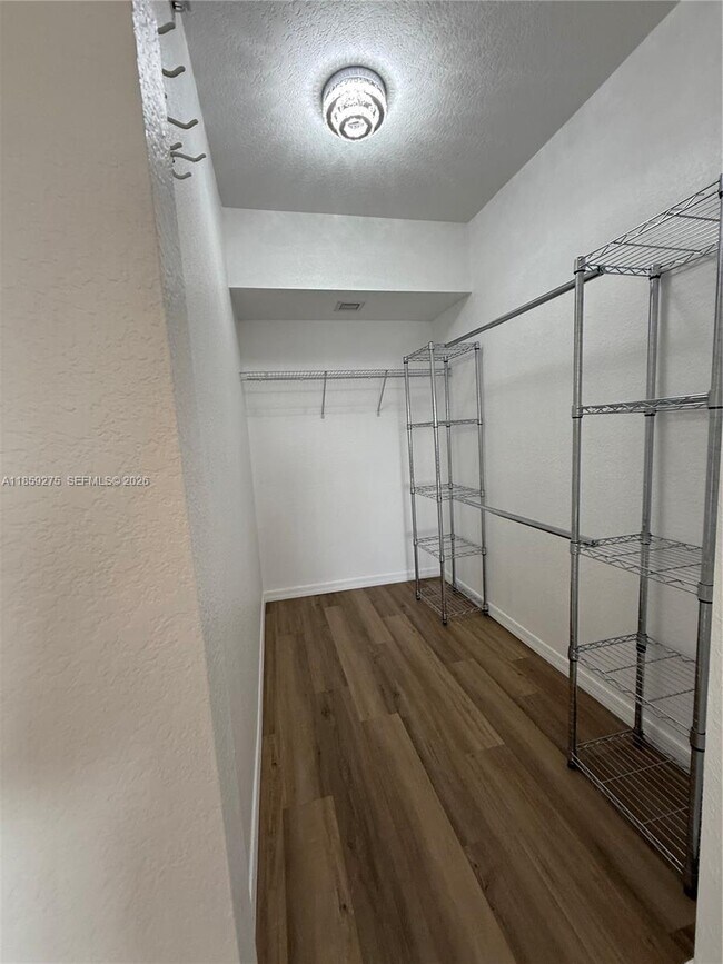 Building Photo - 36 NW 6th Ave