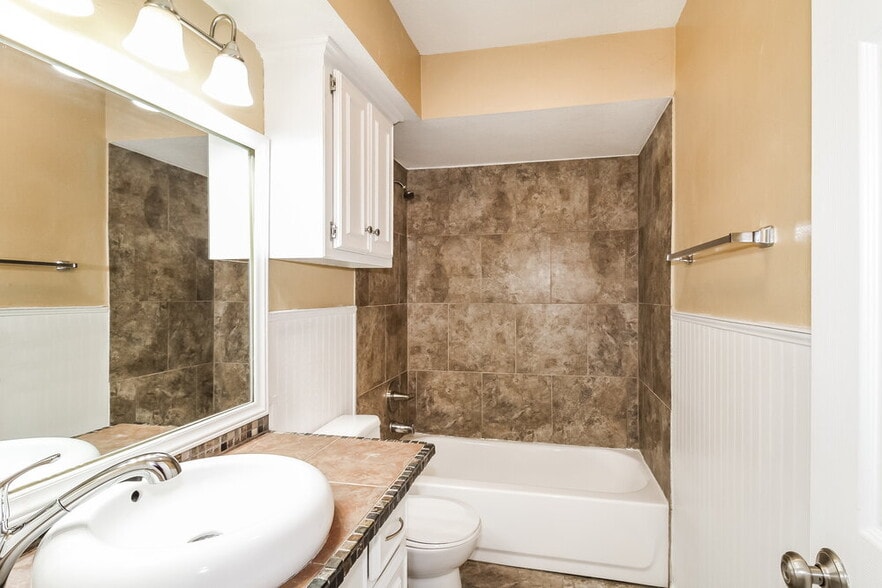 Building Photo - 2135 Jazzman Dr