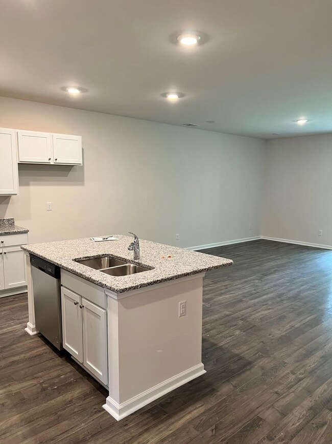 Building Photo - 23 Vineyard Pl