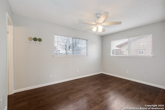 Building Photo - 300 Roanoke Dr