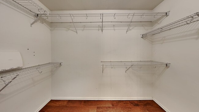 Building Photo - 3 Bedroom 2 Bath 2 Car Garage in Deer Creek Schools