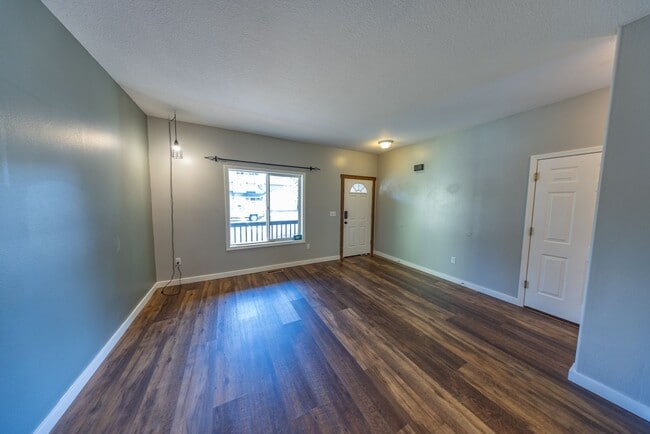 Building Photo - 4 Bedroom house in Hazel Dell - AC, large ...