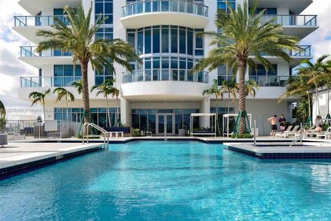 Building Photo - 17111 Biscayne Blvd