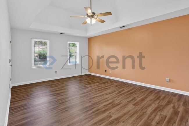 Building Photo - Unit