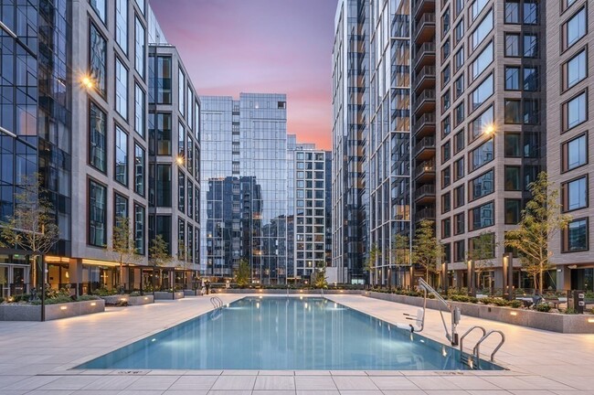 Building Photo - 135 Seaport Blvd