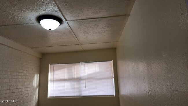 Building Photo - 5029 Tetons Dr