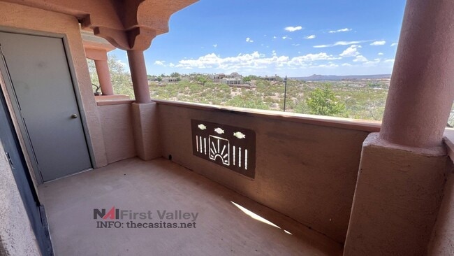 Building Photo - 3 Bedrooms, 2 Baths