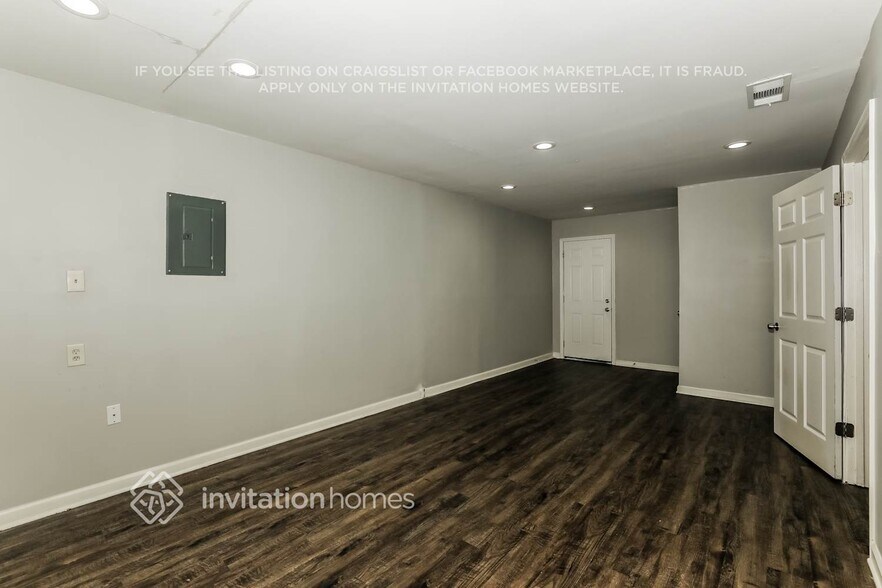 Building Photo - 81 Hampton Oaks Dr